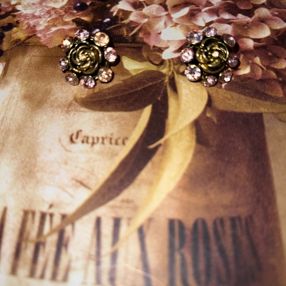 Avon vintage Gold plated earrings with pink CZ diamond studded earrings - Picture 5 of 13